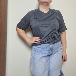 Under Armour Men's Loose Fit Gray Heatgear Short Sleeve Tee Size Medium